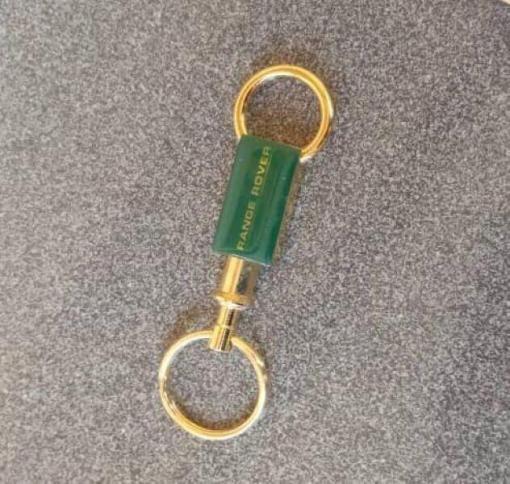 Range Rover golden quick-release key holder - Image 2